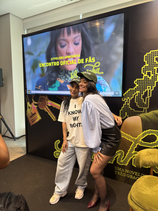 Naína de Paula e Ingrid Gaigher no encontro de fãs oficial de Loquinha