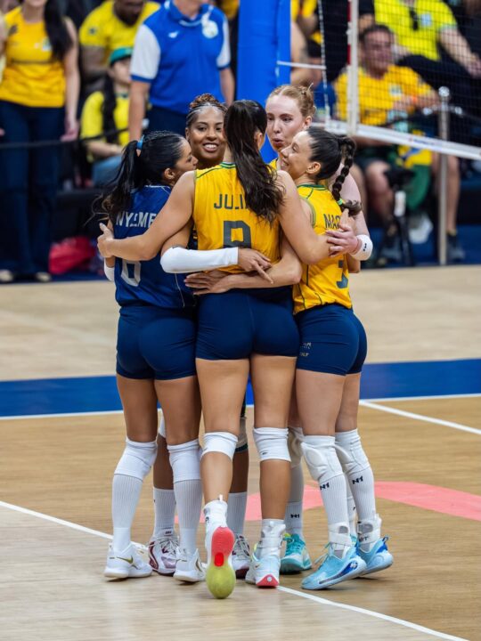 Jogadoras brasileiras comemorando. Foto: VNL