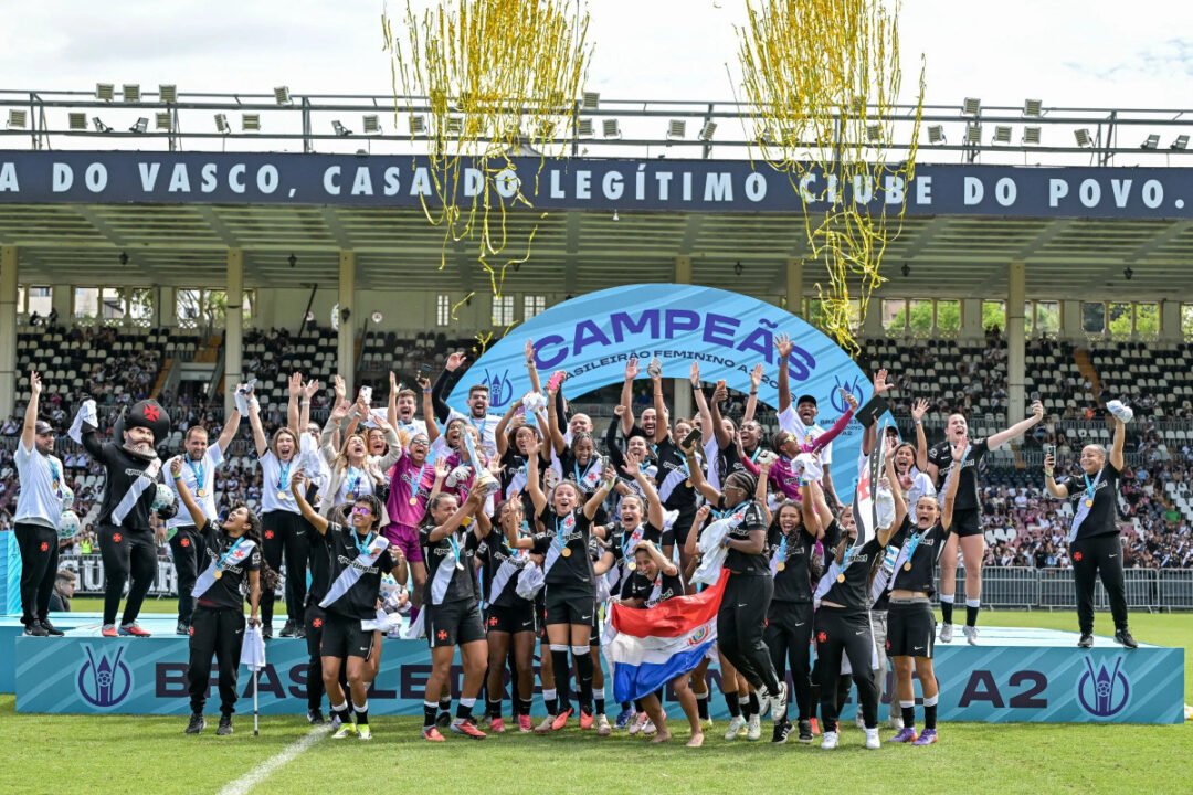 Vasco comemorando o título da Série A2. (Foto: Thiago Ribeiro/CBF)